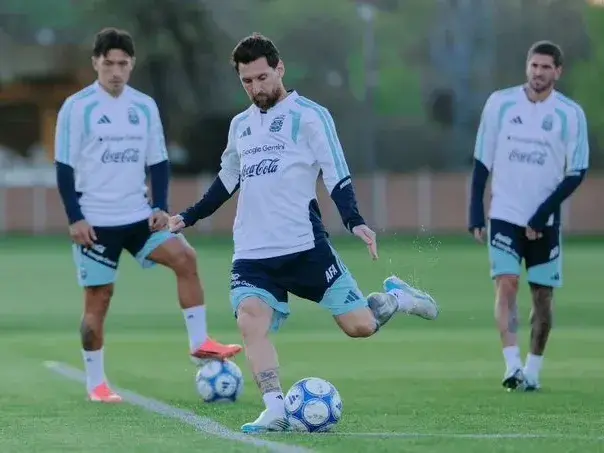 Messi entrenó por última vez con la Selección Argentina y este martes se despedirá de los colores ante su público