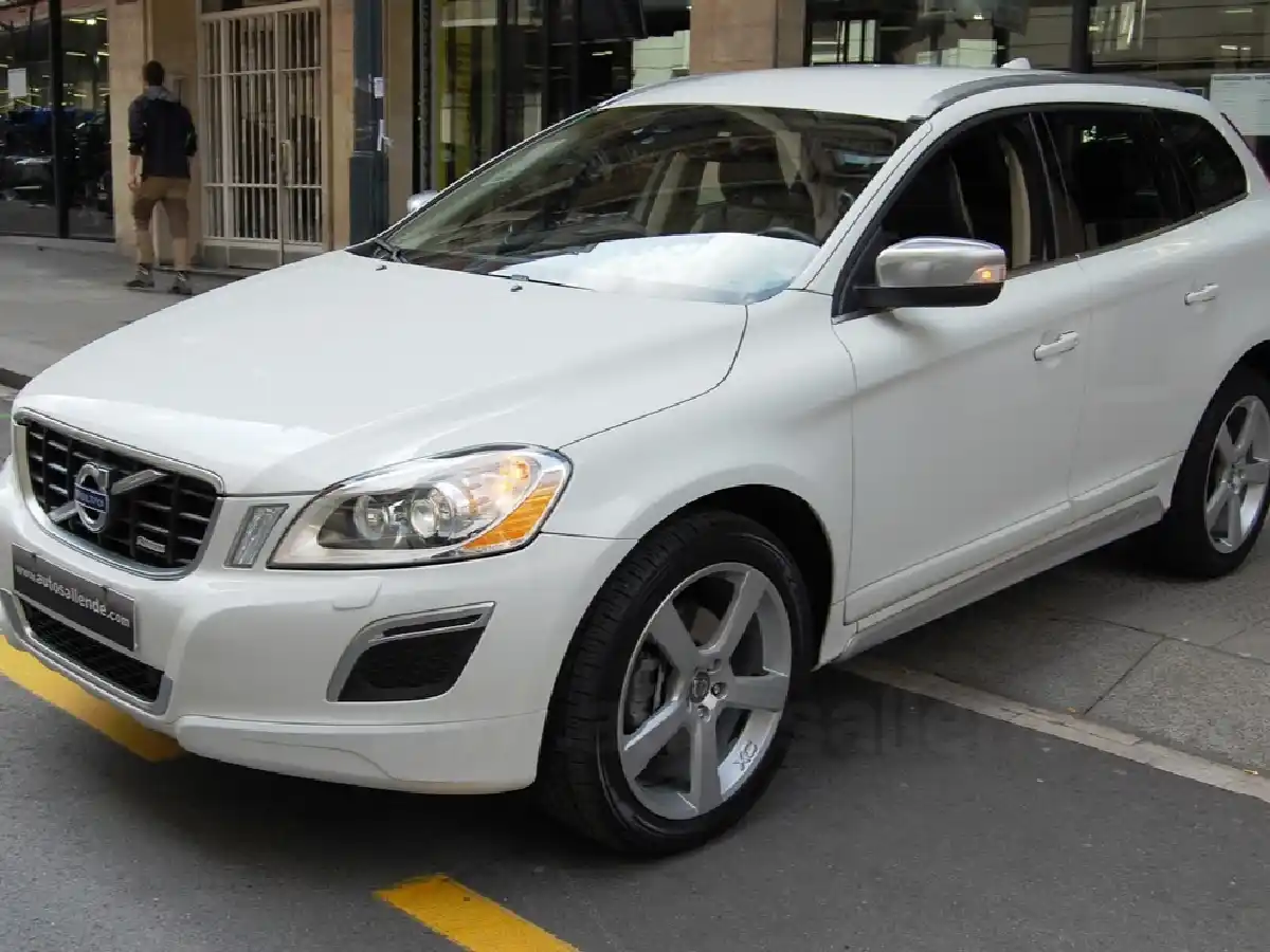 El Volvo de De la Sota,  el más seguro del mundo