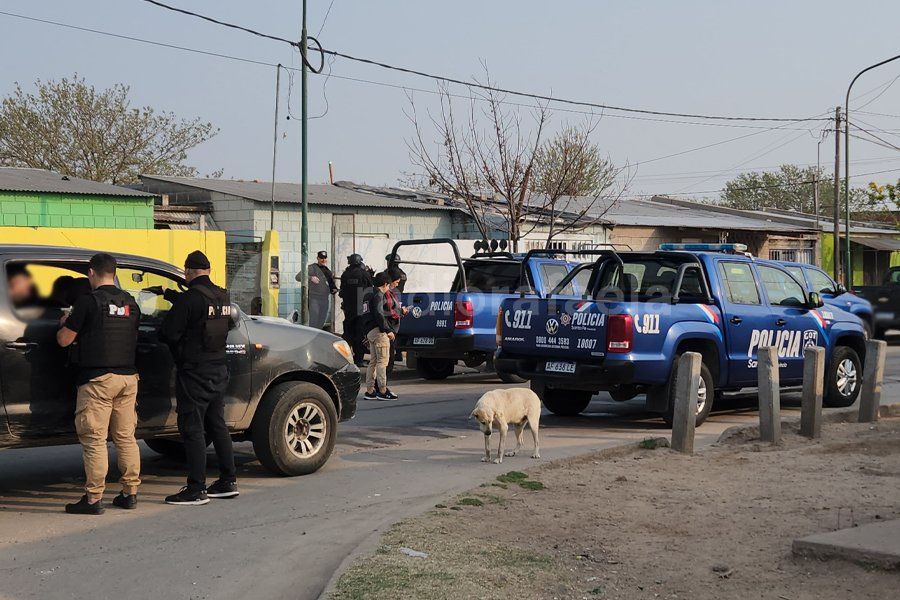 Otra vez Tucumán y Champagnat: allanamientos y gran despliegue policial