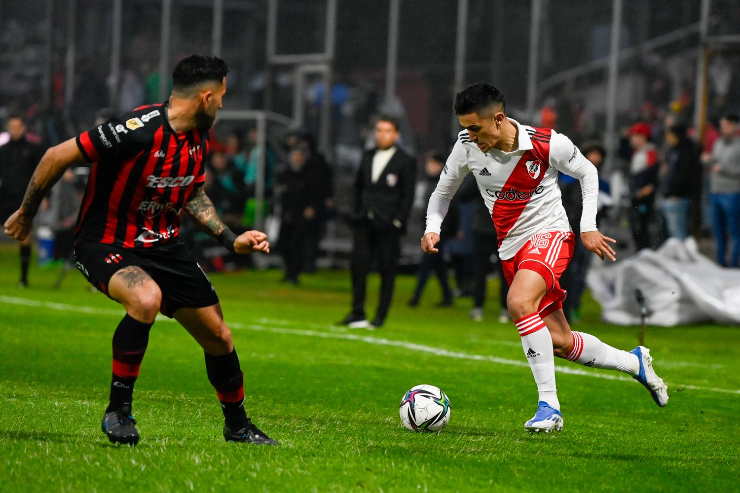 Por penales, Patronato dio el golpe ante River