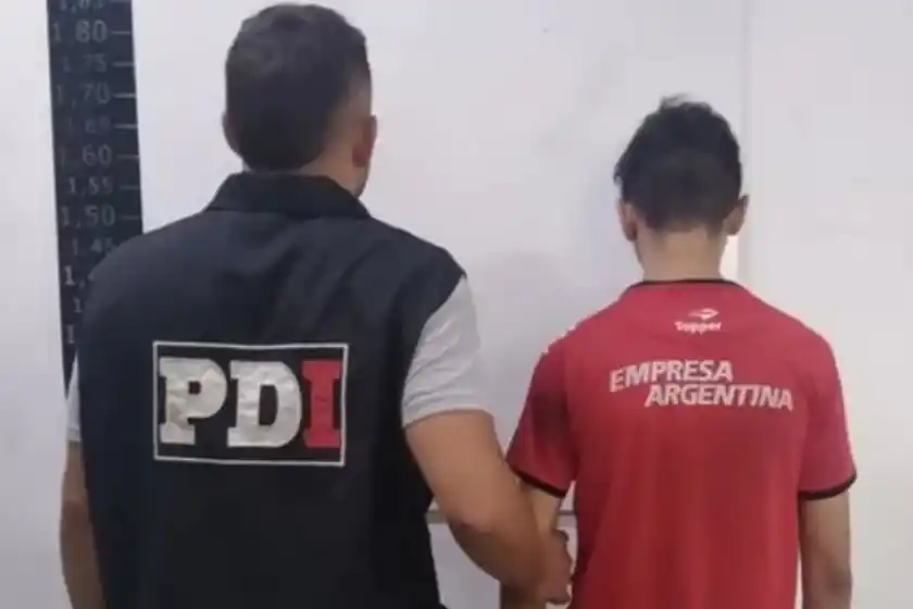 Ordenó un ataque a un colectivo con amenaza y fue condenado a dos años de prisión