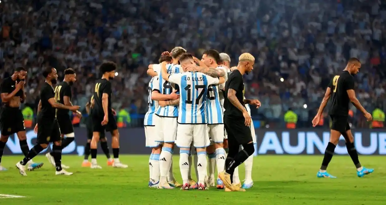 Argentina se lució y marcó un contundente 7-0 en el Madre de Ciudades