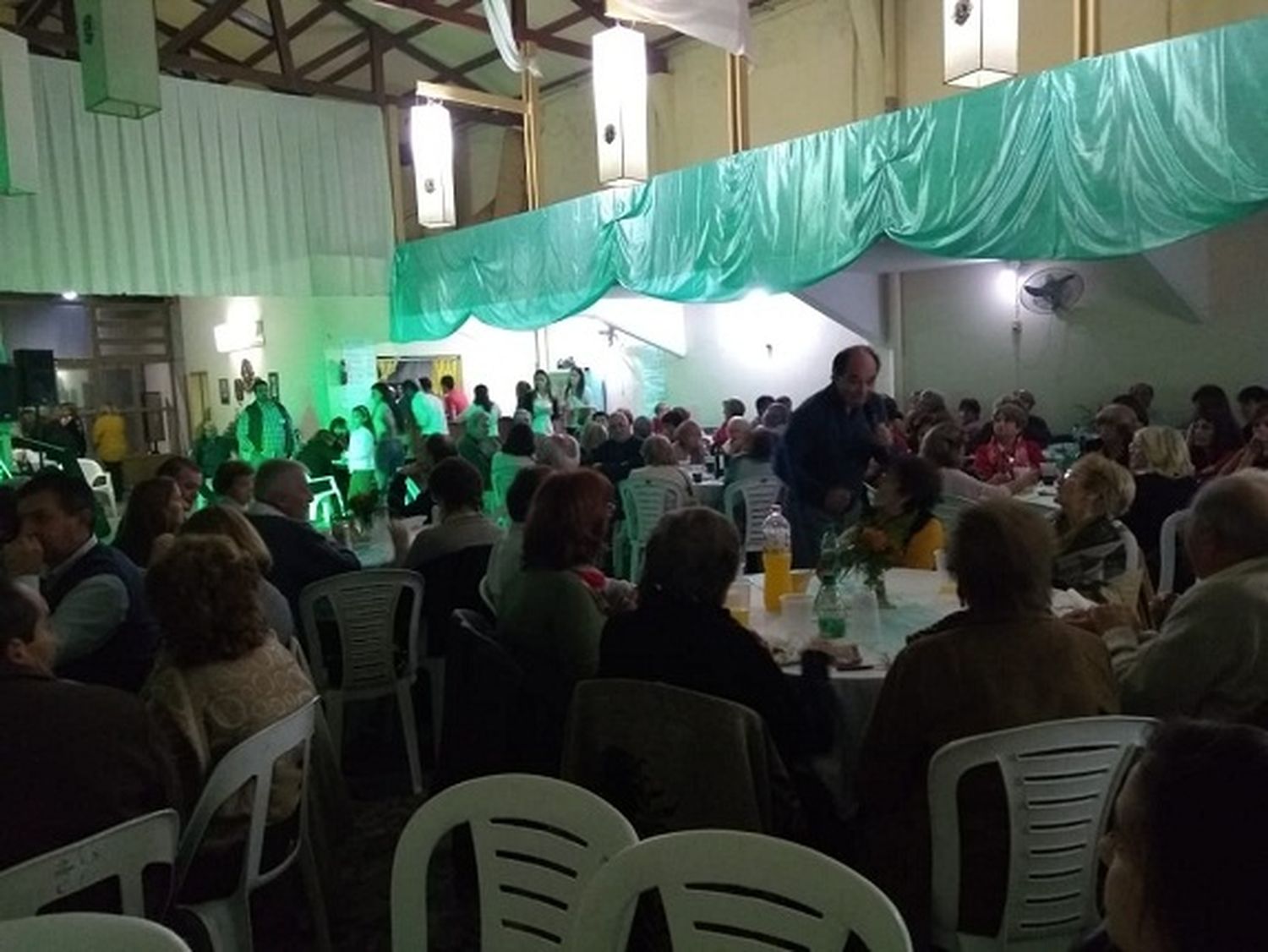 Gran éxito de la cena show para recaudar fondos para LALCEC