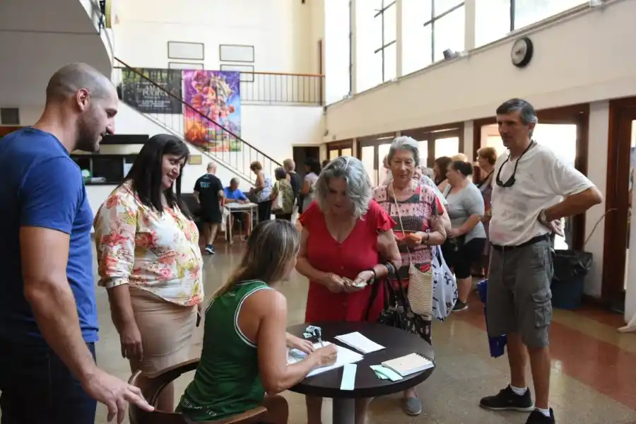 Participantes de programas para Adultos Mayores se inscribieron para viajar a Merlo