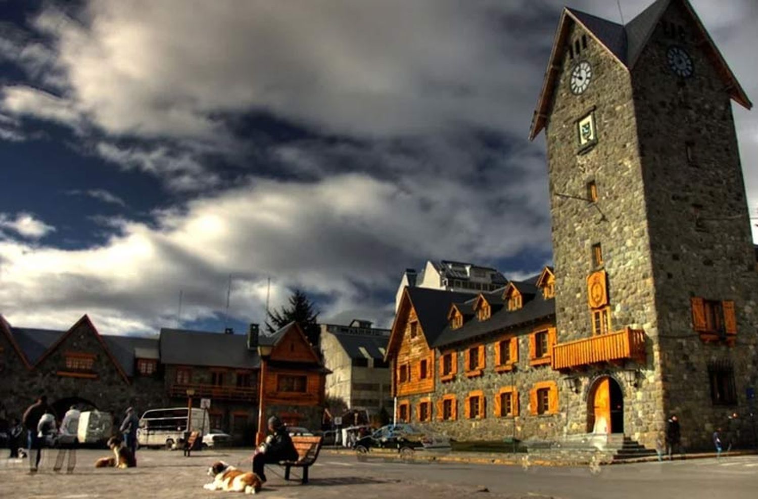 El caso de la rosarina presuntamente abusada en Bariloche expone un sinfín de excesos en los viajes de egresados