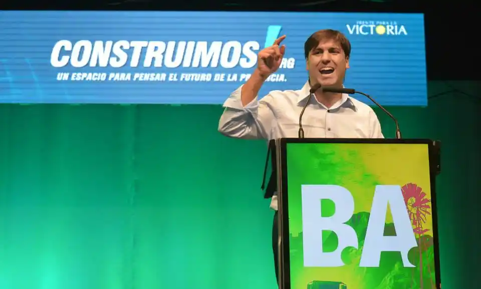 Bossio presentó libro con propuestas para el desarrollo de la Provincia