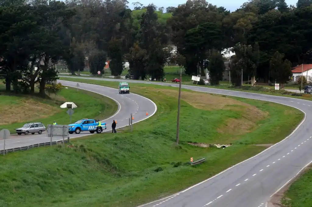 Asaltó pasajeros en colectivo en la ruta 226 y murió atropellado al escapar