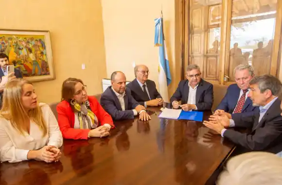 Acuerdo YPF - CAMYEN por el litio: La empresa catamarqueña y la petrolera apuestan al primer proyecto conjunto