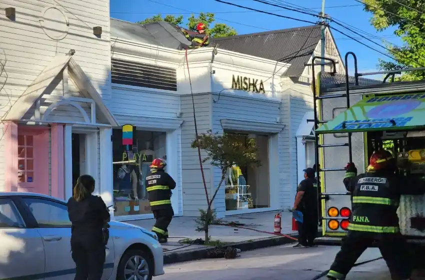 Se incendió el techo de un local en Guemes