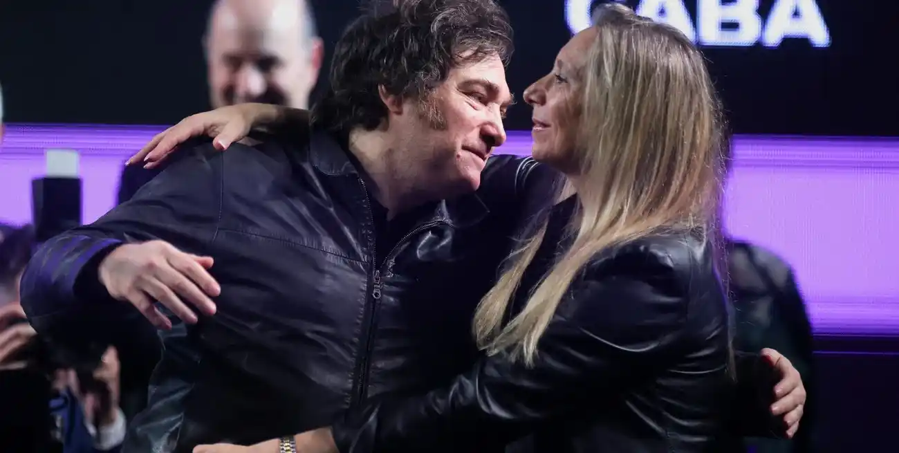 Milei analizó con su equipo las repercusiones políticas del escándalo en plena campaña. Crédito: REUTERS.