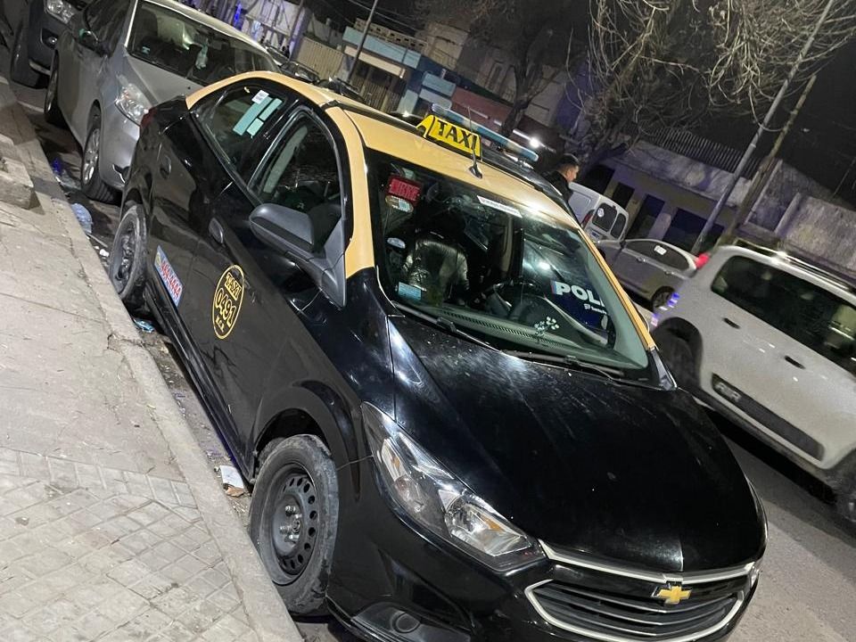 Robó la llave de un taxi y fue detenido tras un operativo en zona sur.