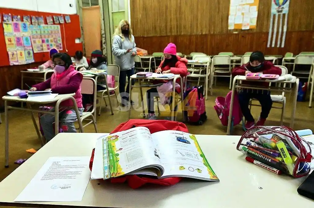 Analizan extender el ciclo lectivo para quienes terminan la primaria y secundaria