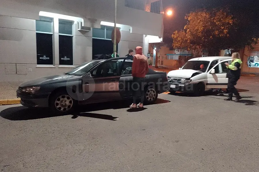 Accidente en plena madrugada con un conductor borracho, sin seguro y otro sin licencia