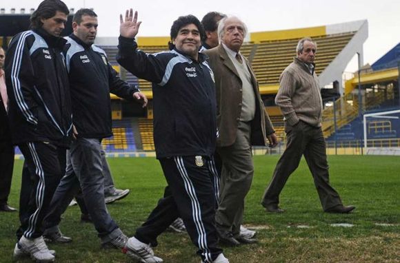Con indiferencia: la comisión directiva de Central no prepara ningún recibimiento especial para Maradona