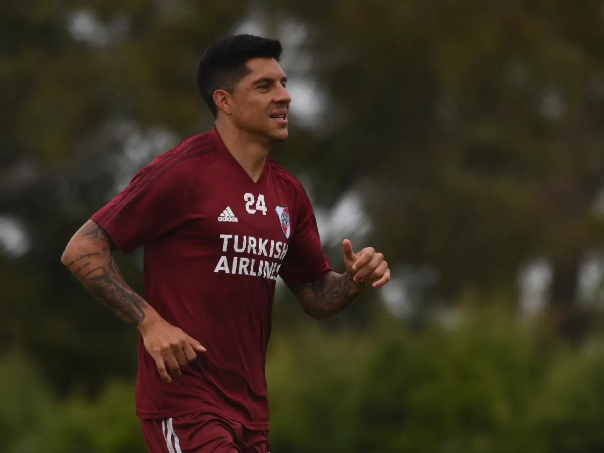 Gallardo probó un equipo con Enzo Pérez como central