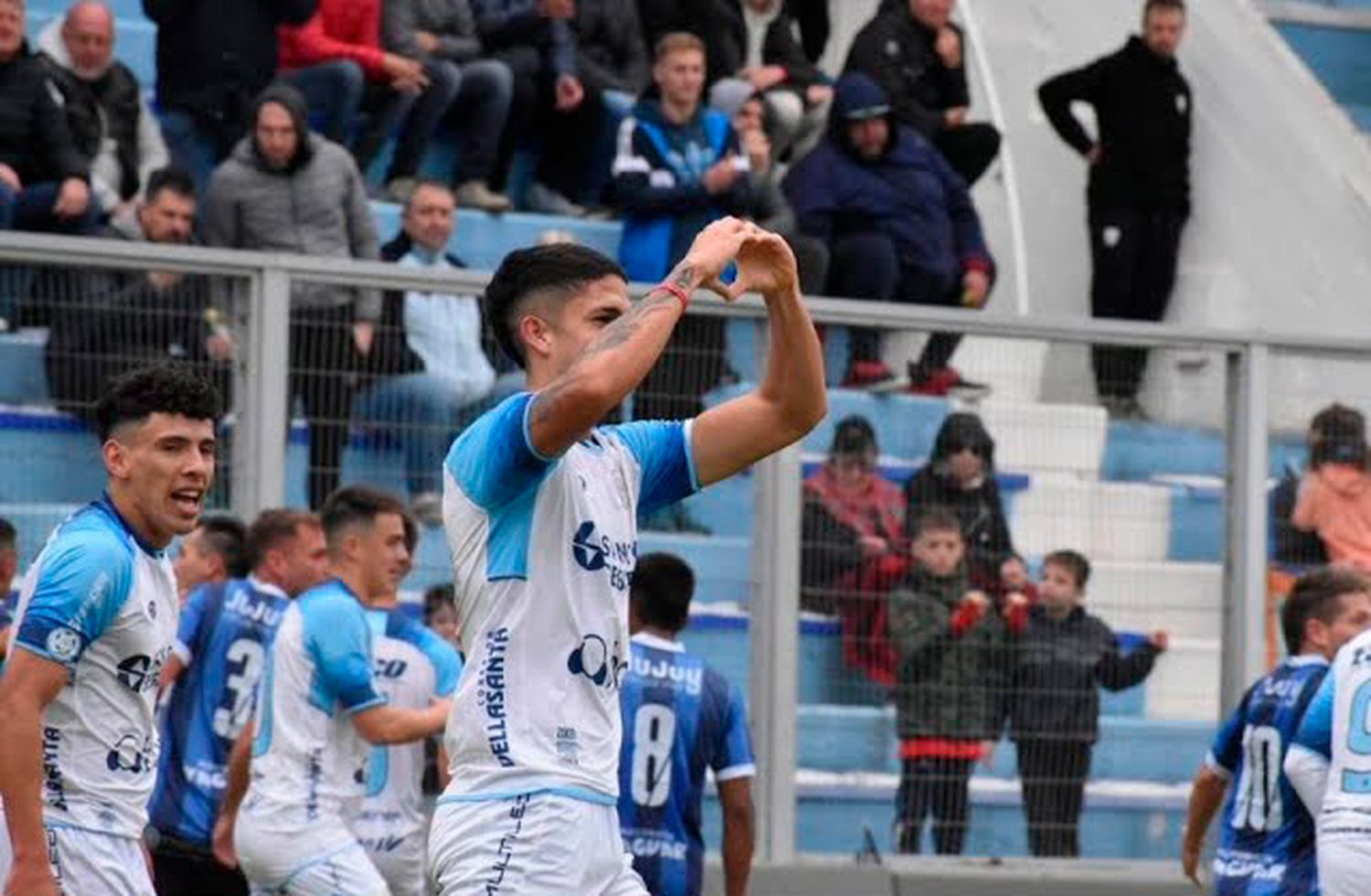Un ex-Atlético, que está en Primera División, aparece en el radar de Colón