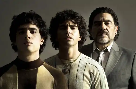 Se les escapó la tortuga: el imperdonable error de la serie «Maradona, sueño bendito»