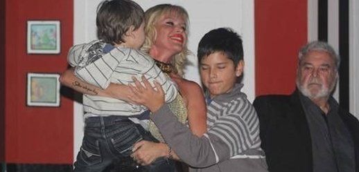 Emotivo regreso de Nazarena Vélez al teatro: El público la ovacionó de pie en Tigre