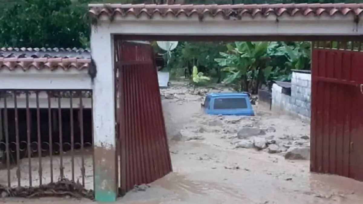 LAS LLUVIAS NO DEJAN en paz a Mérida: inundaciones y derrumbes afectan varios municipios