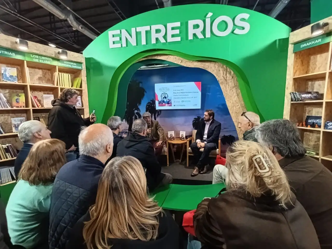 Rescate histórico en La Rural: presentaron la biografía del Brigadier General Miguel Galarza en la Feria del Libro