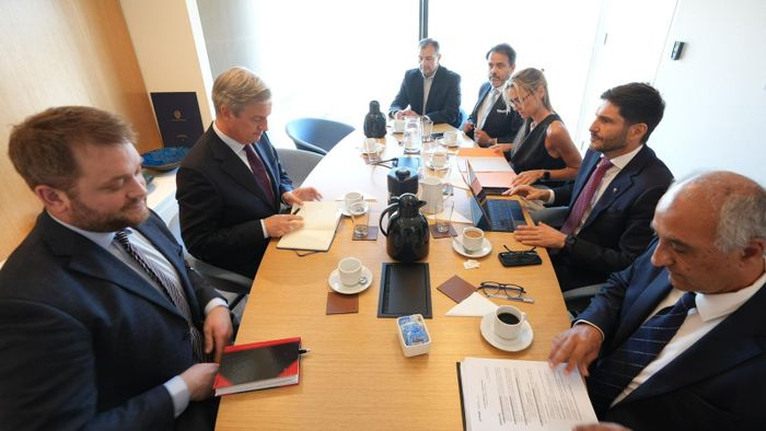 Pullaro se reunió con el embajador de la Unión Europea y fortaleció la agenda comercial de Santa Fe - 1