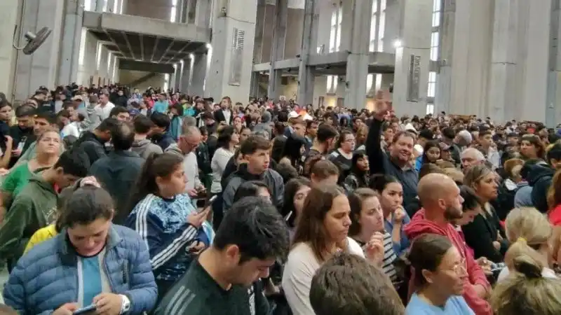 Por un rumor sobre Messi, se llenó el Santuario de la Virgen de San Nicolás