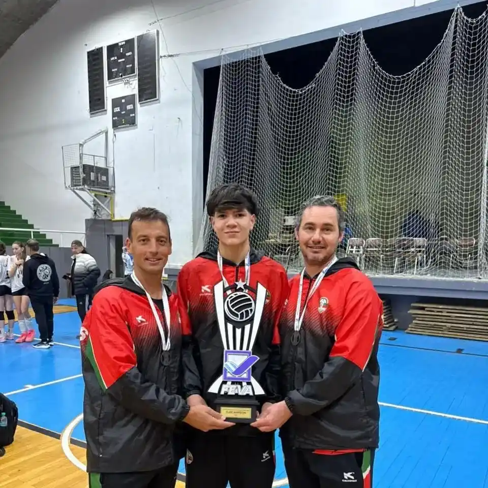 Bastián Constantino brilló con Entre Ríos y se consagró subcampeón argentino de vóley