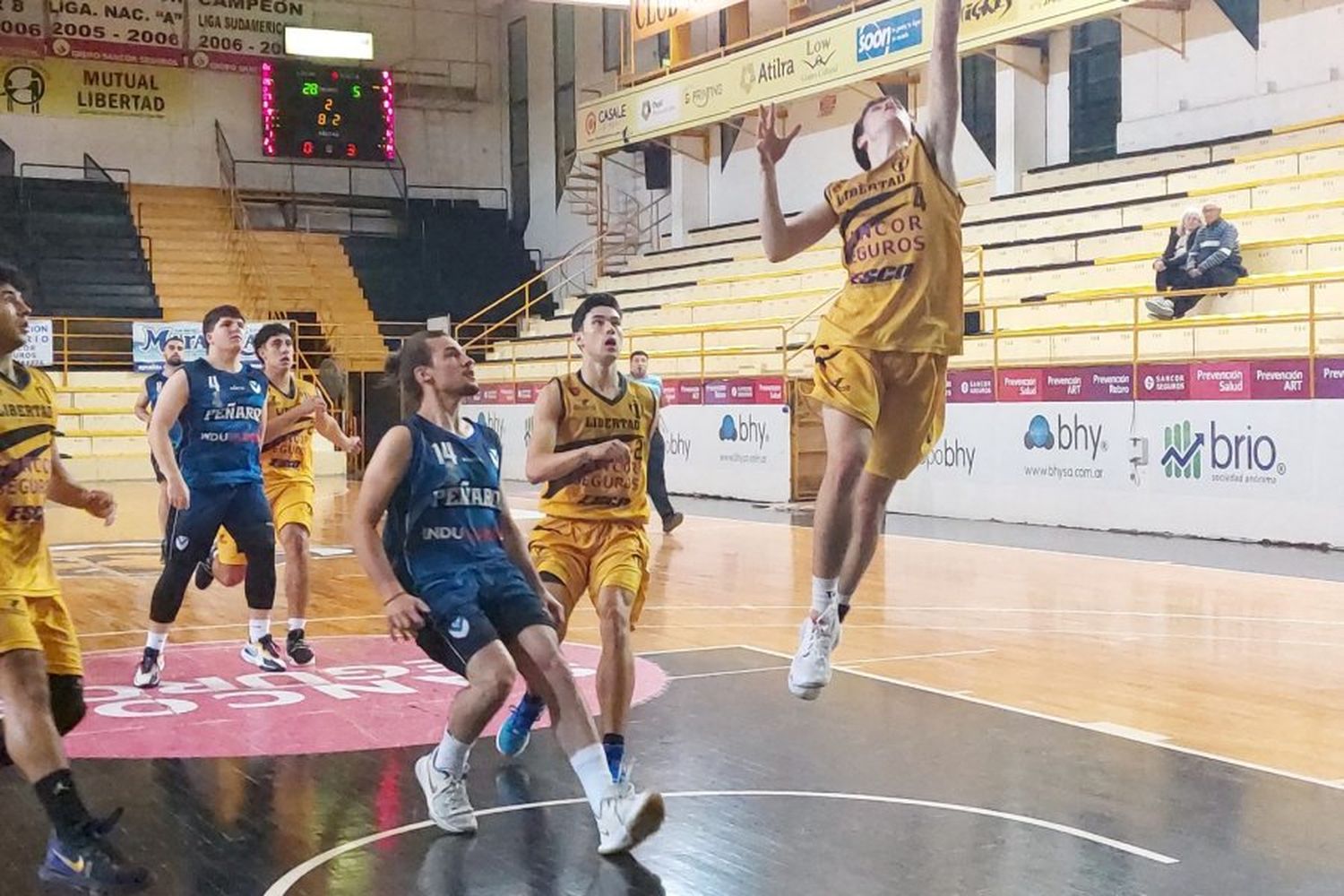 Triunfo de Libertad en el inicio de los Play Offs