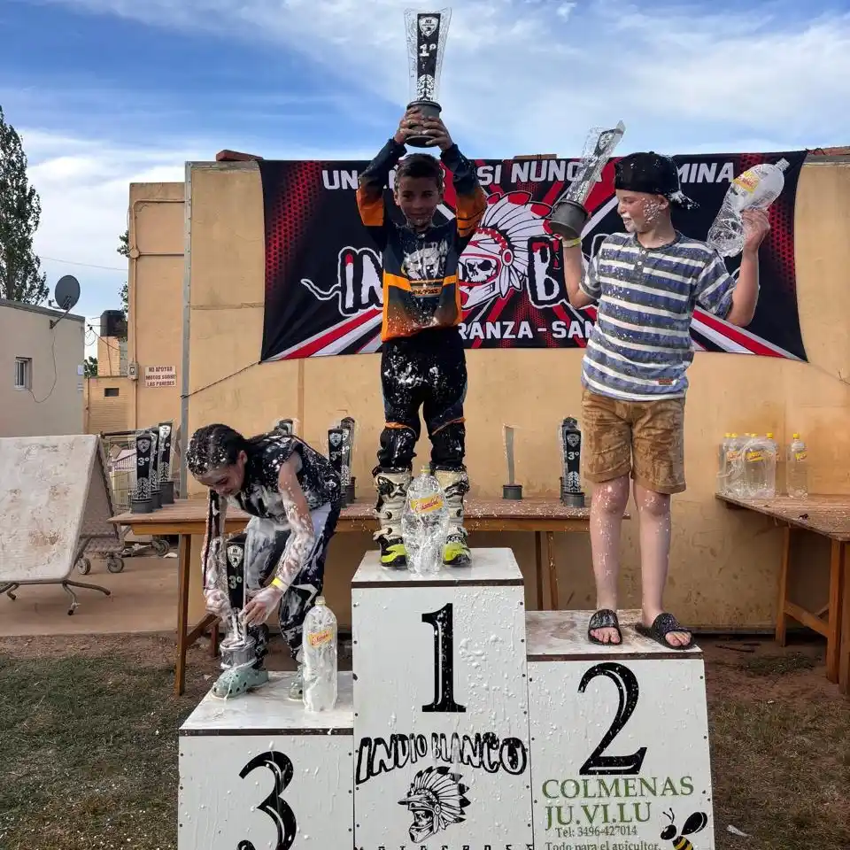 Valentino Bogue, campeón santafesino de motocross en la categoría 65 cc