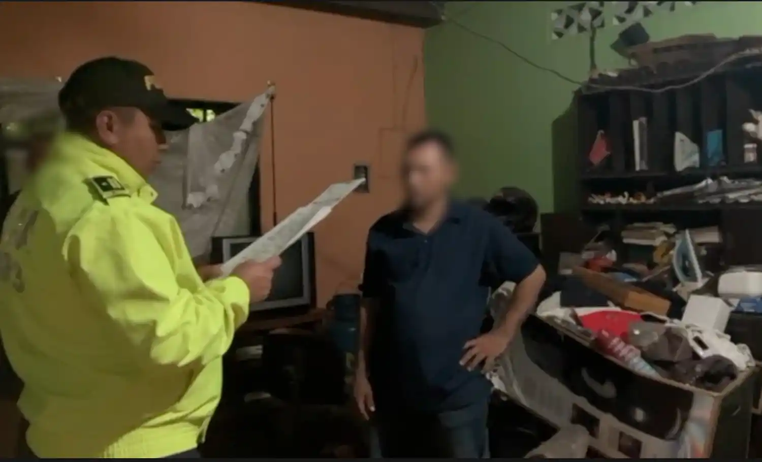 GRABABAN Y TOMABAN FOTOS A SU HIJA: detenida pareja por cometer abusos (+Detalles)