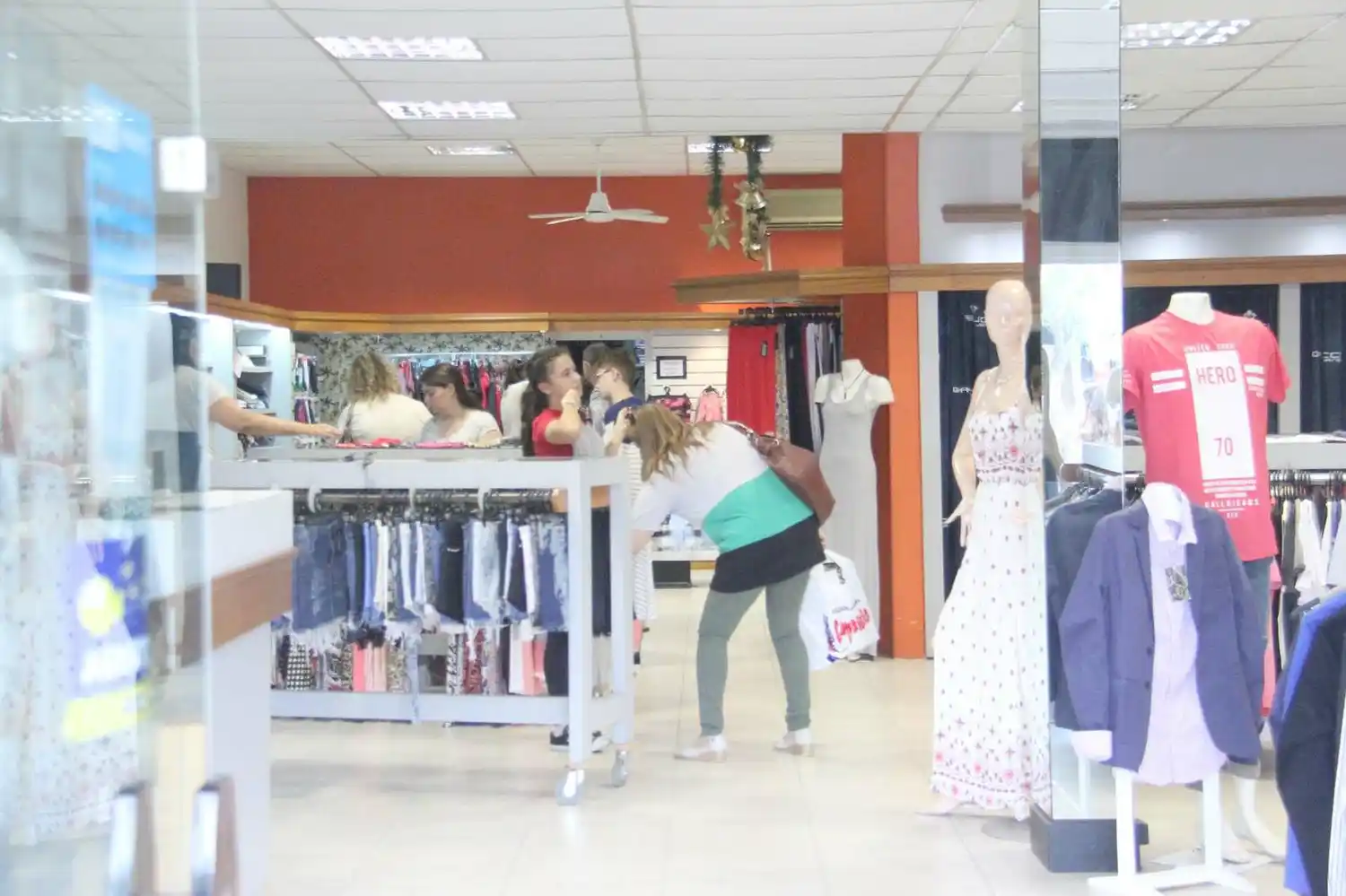 Empleados de comercio adhieren al paro del lunes 25