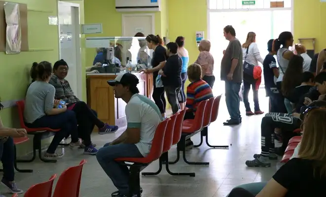 Decenas de pacientes utilizan el número de consultas del Hospitalito