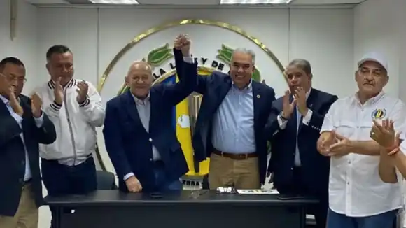 Bernabé cede y su AD decide apoyar a otro candidato para las presidenciales