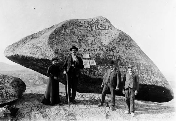 3 posibles teorías sobre la caída de la Piedra Movediza