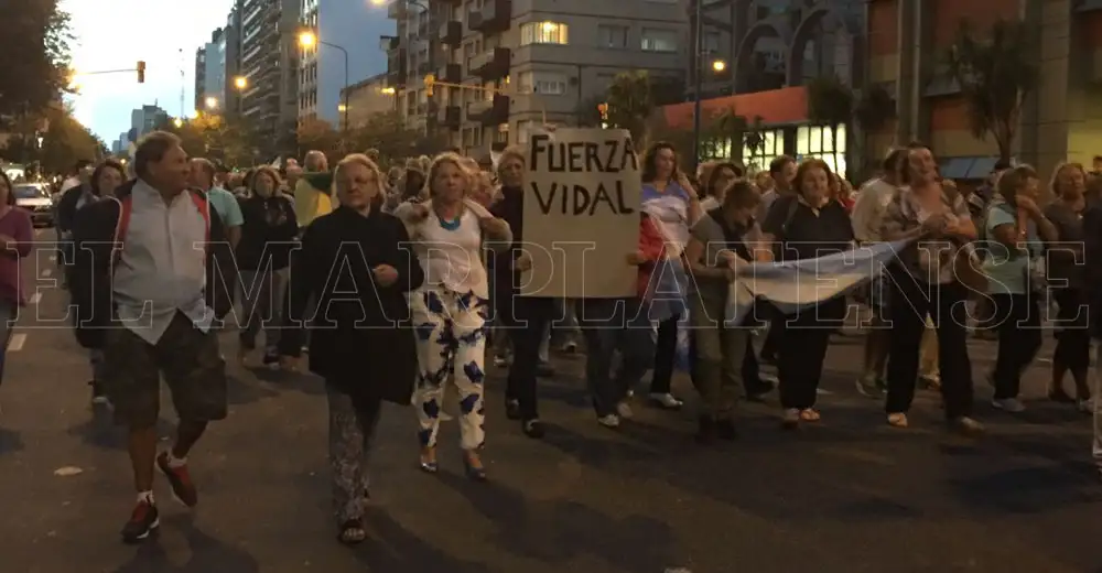 Marplatenses se movilizaron en señal de apoyo al Gobierno