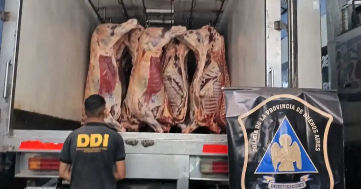 El camión recuperado por la DDI de Lomas de Zamora