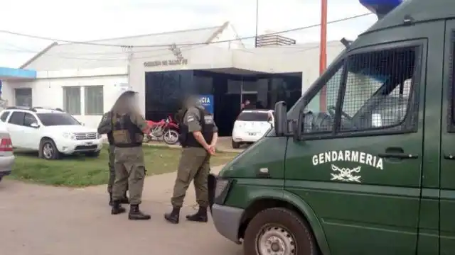 Cayó una banda de policías que robaba bancos y traficaba drogas