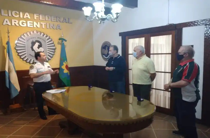 Ceremonia de Bodas de Oro: entrega de medallas a personal retirado