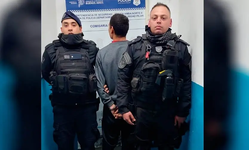 Agentes policiales allanaron el domicilio del acusado y hallaron los teléfonos con los que enviaba amenazas.