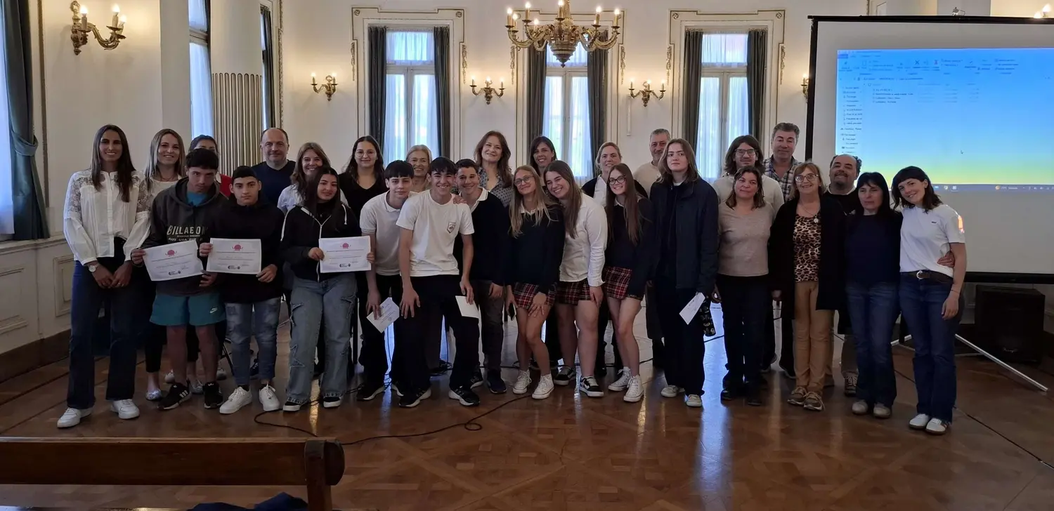 Entrega de reconocimientos de “Psicoadolescentes”