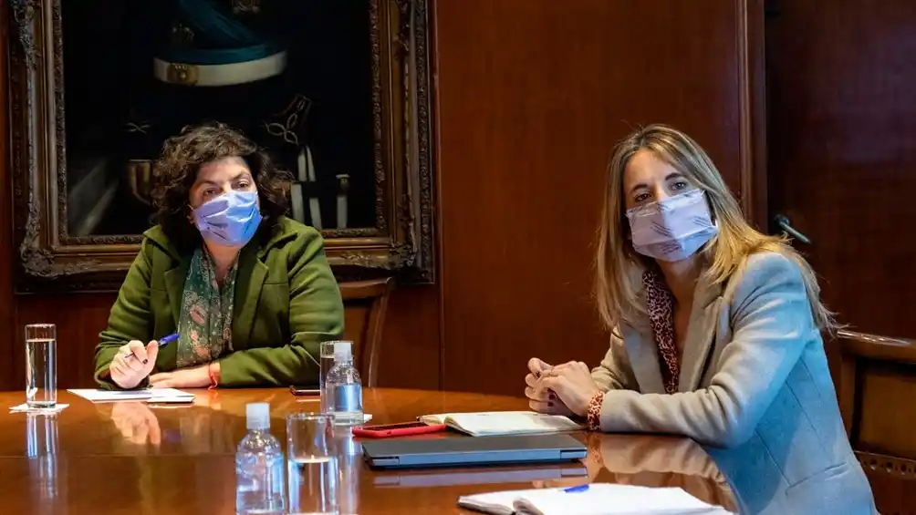Vizzotti y Nicolini viajaron para moritorear la liberación de las vacunas AstraZeneca