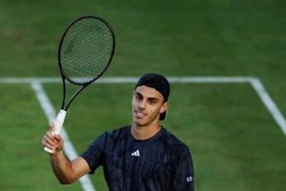 Cerúndolo por las semis de Eastbourne