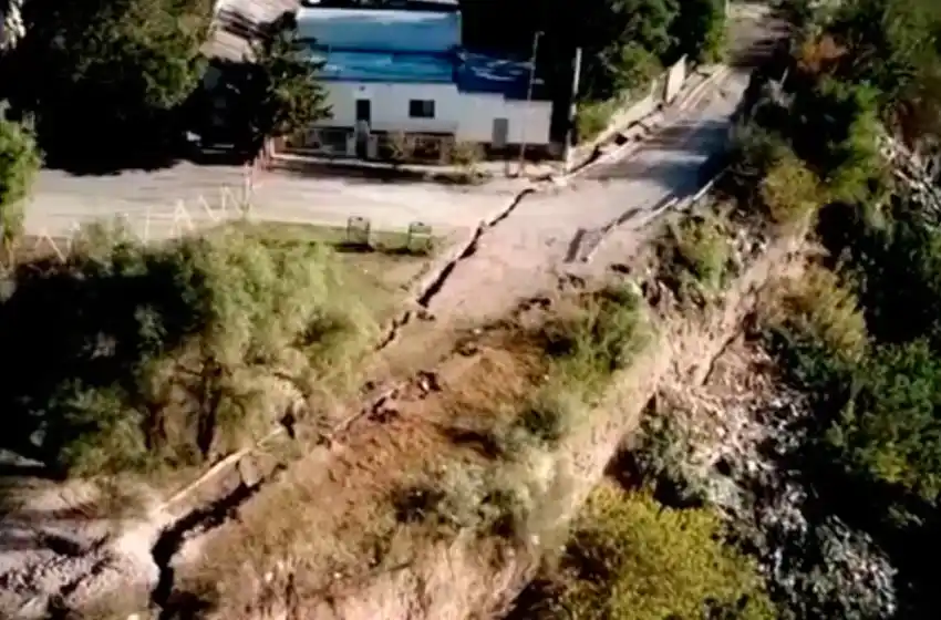 Entre Ríos: se abrió una grieta gigante y un barrio corre riesgo de desaparecer