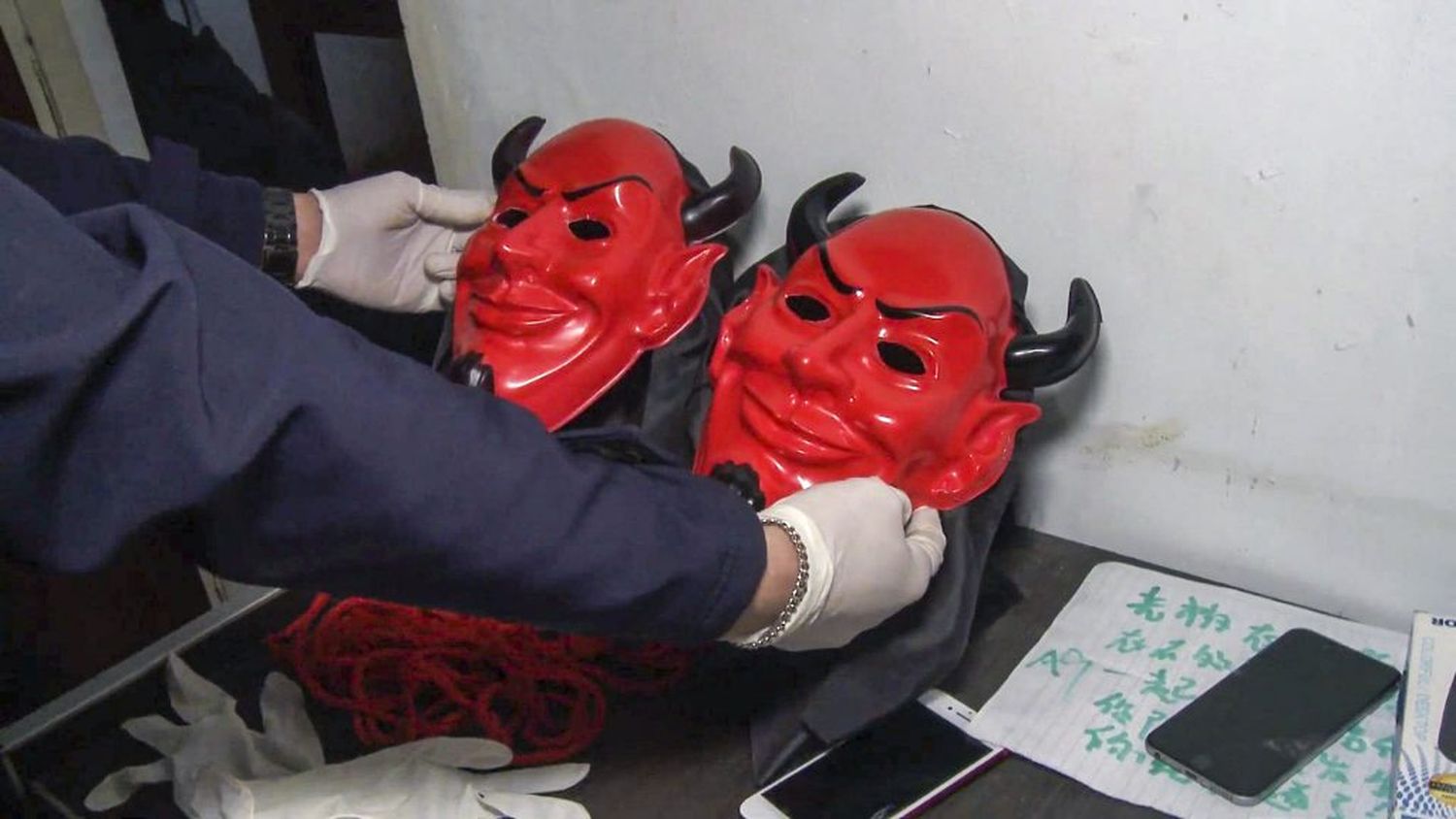 Diez detenidos acusados de integrar una banda que extorsionaba a comercios chinos