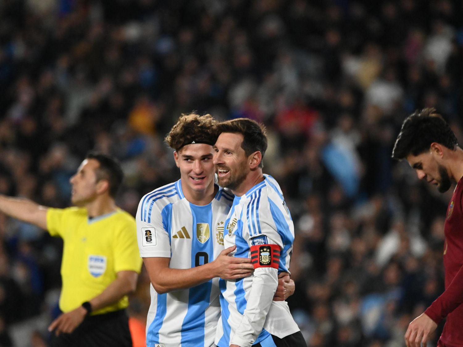 Con una actuación estelar de Messi, la Selección Argentina goleó a Venezuela por las Eliminatorias