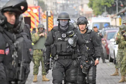 ¡SE ARMÓ! Al menos nueve muertos en enfrentamientos en cárcel de Ecuador