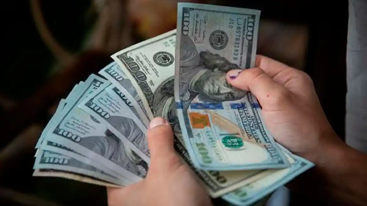 SE PIERDE DE VISTA: Dólar paralelo supera la barrera de los Bs 100 (+Detalles)