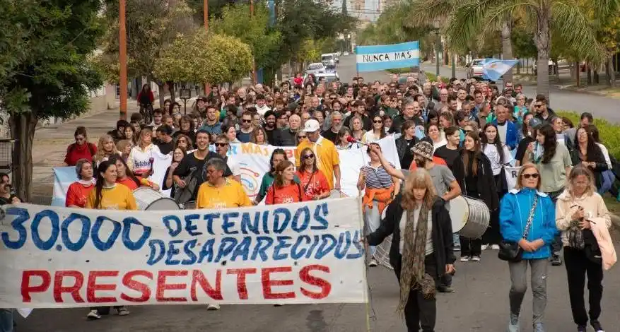 Con críticas al gobierno nacional, se realizó el acto por el 24 de Marzo en Tres Arroyos