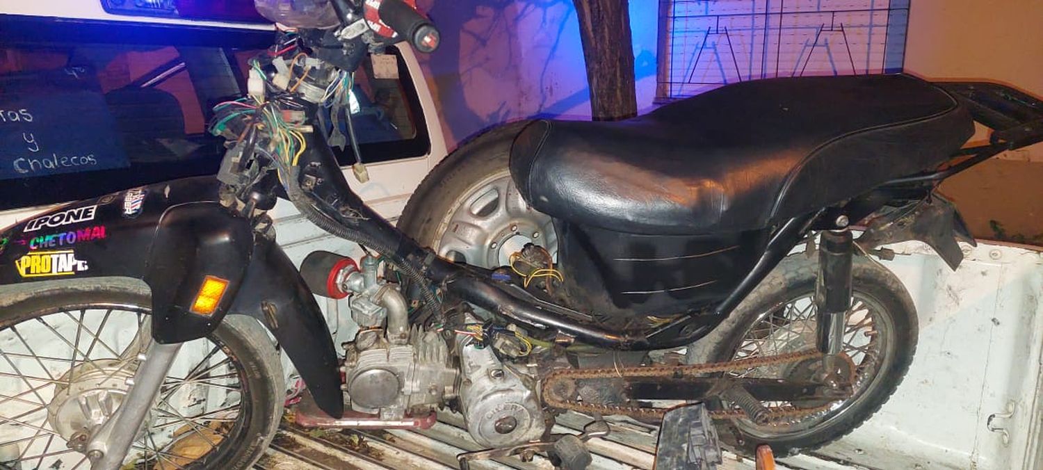Se secuestró una moto con pedido activo de captura tras un operativo frente a la Escuela N° 90
