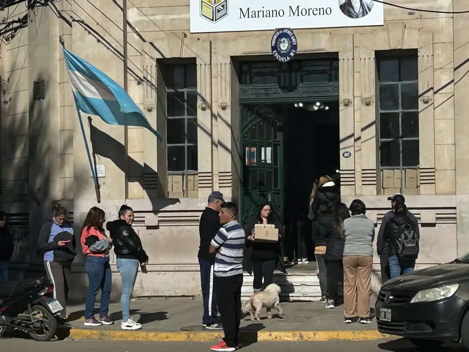 Las cámaras 24 horas de La Opinión & Sin Galera registraron la llegada de familias beneficiarias.